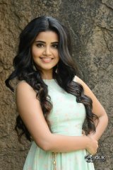 Anupama Parameswaran Interview about Vunnadhi Okate Zindagi Movie